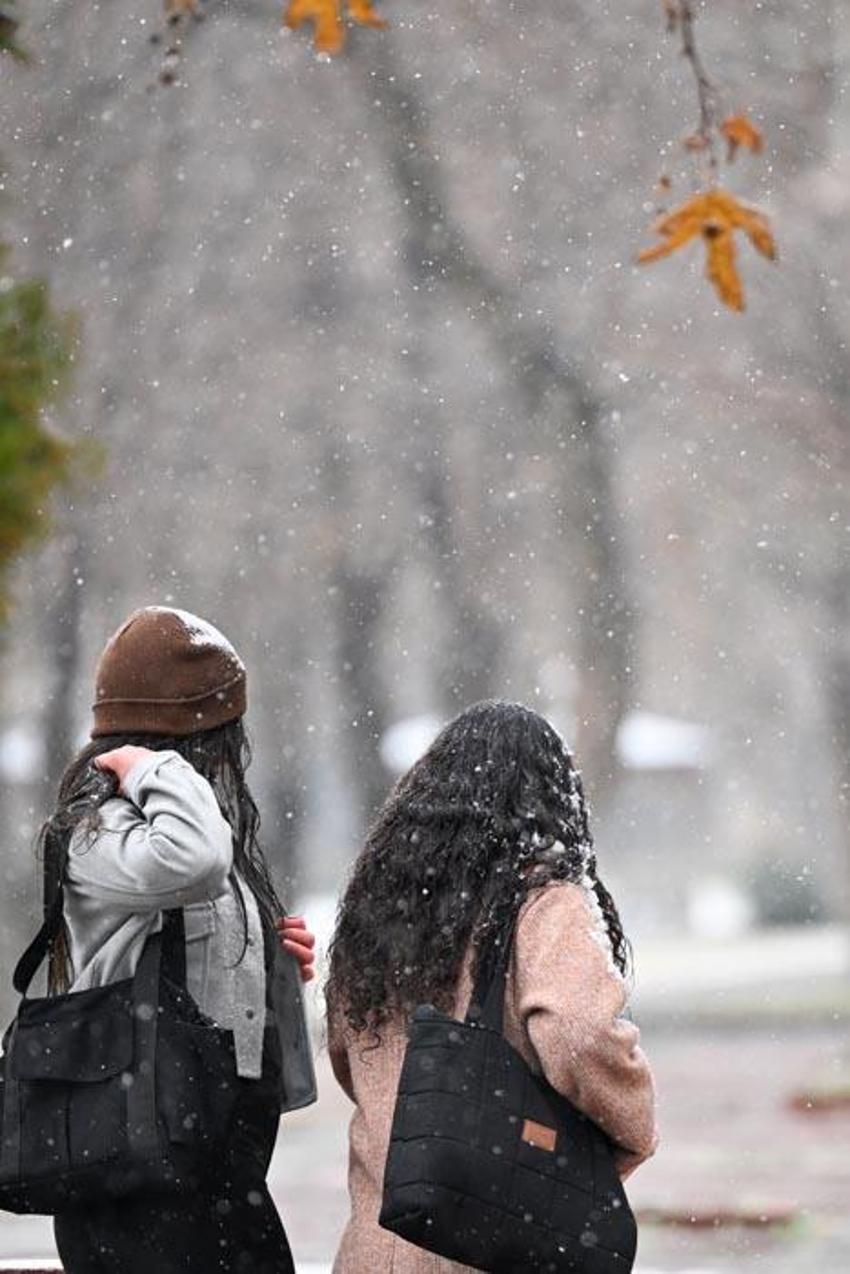Lapa lapa kar ve sağanak yağışlar geliyor! Meteoroloji hava durumu raporunu açıkladı, Prof. Dr. Orhan Şen İstanbul için kar uyarısında bulundu