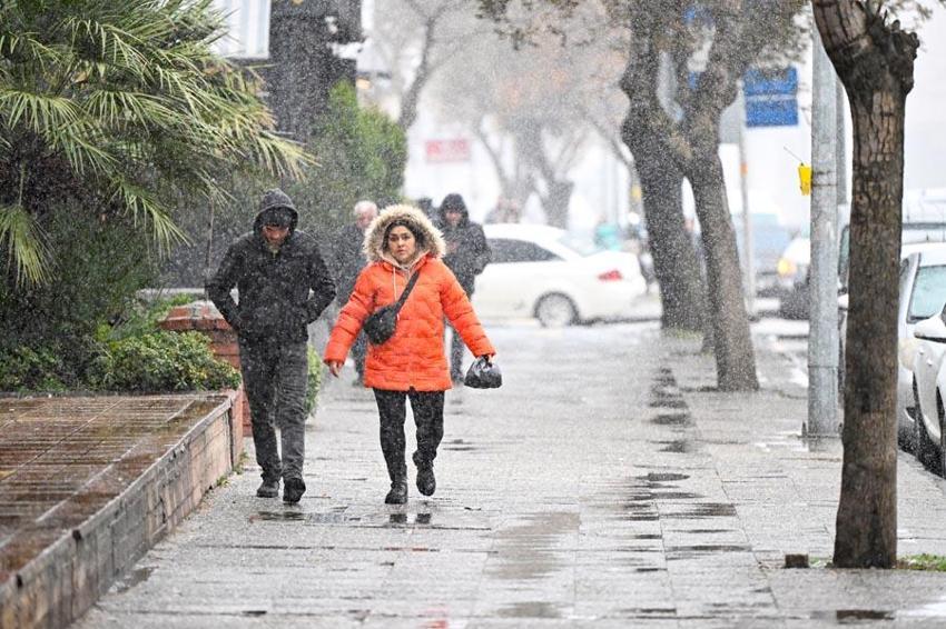 Lapa lapa kar ve sağanak yağışlar geliyor! Meteoroloji hava durumu raporunu açıkladı, Prof. Dr. Orhan Şen İstanbul için kar uyarısında bulundu