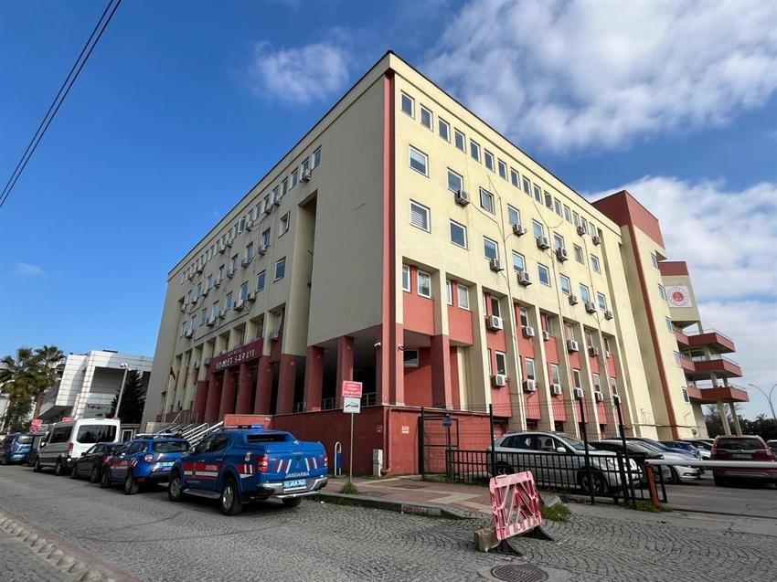 Kocaeli bağ evinde balta ve kazmalı cinayet! 'Hatırlamadığım kadar kafasına vurdum' Korkunç ifadeler