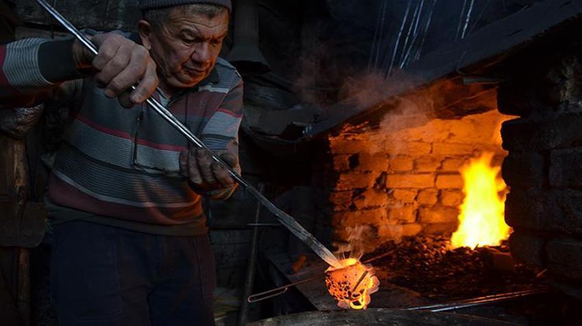 Manisalı usta babasıyla başladı şimdi oğluyla üretmeye devam ediyor! Yurt içi ve yurt dışından sipariş yağıyor