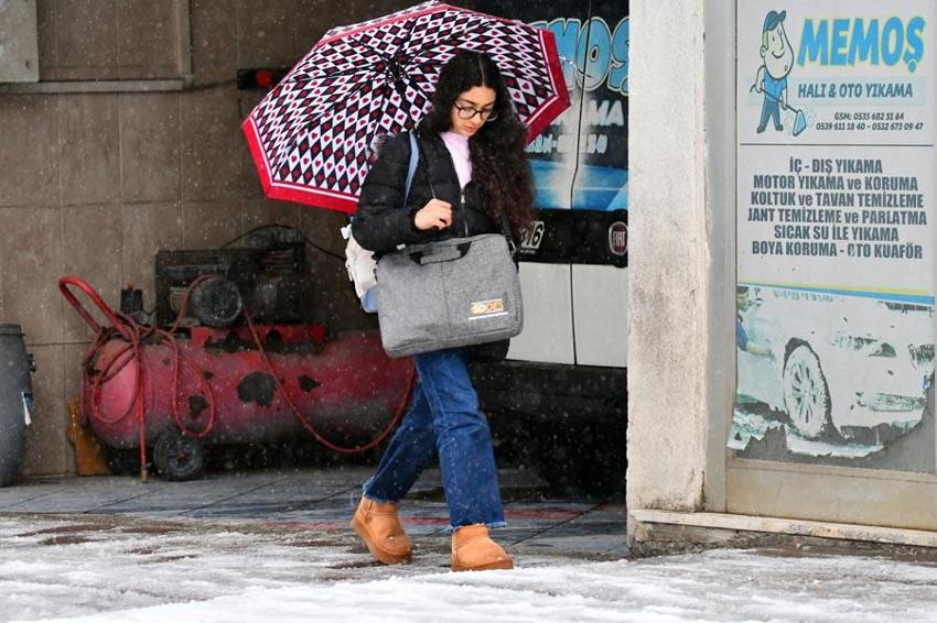 Kar ve gök gürültülü sağanak kuvvetli geliyor! Meteoroloji uyardı: 10 ilde kar, 28 ilde yağmur alarmı