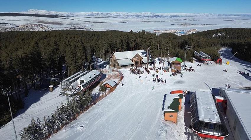 Alpler’i aratmayan manzara: Kış turizminin merkezinde kristal kar büyüsü