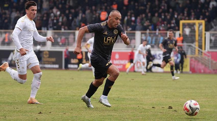 Batman Petrolspor yeniden atağa çıktı! Şanlıurfaspor'un berabere kaldığı haftada kazanarak lider oldu