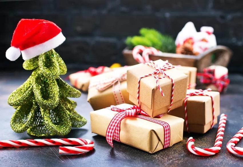 Sevgiliye Yılbaşı Hediyeleri: Romantik, Anlamlı ve Özel Fikirler