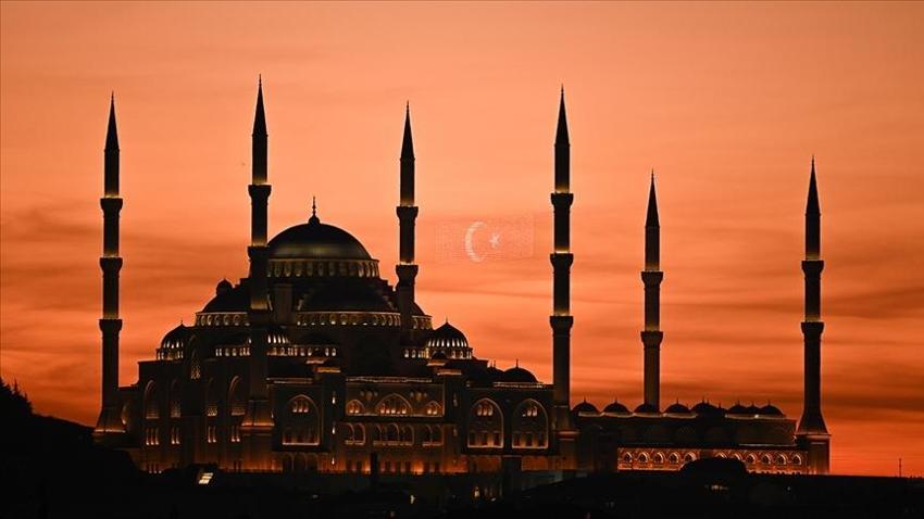 20 rekat Regaip Kandili namazı! Diyanet 20 rekatlık Recep ayı namazı ne zaman kılınır? Regaip Kandili gecesi namazı kaç rekat, nasıl niyet edilir?