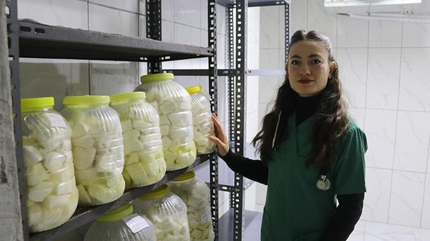 Veteriner hekim oldu, köyüne döndü: Babasından kalan mirasa gözü gibi bakıyor! Devlet desteğiyle kurduğu çiftlikte şimdi siparişlere yetişemiyor!