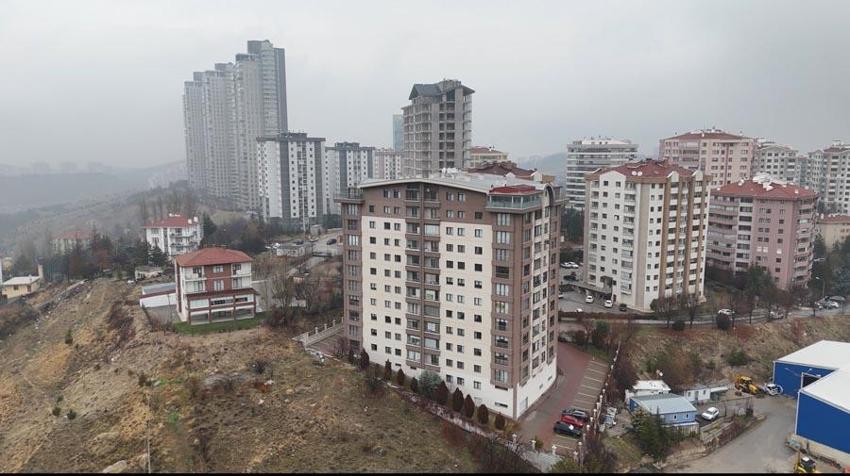 Ankara'daki görüntü sosyal medyada gündem olmuştu: 'Apartman üstü villa' fotoğrafı açı yanıltması çıktı