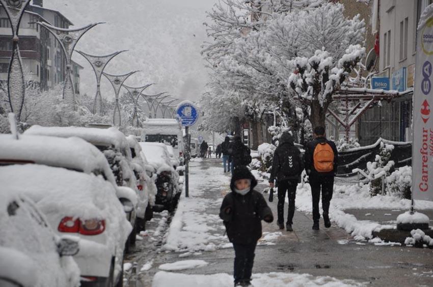İstanbul'a kar geliyor: Meteoroloji hava durumu raporuyla uyardı, Prof. Dr. Orhan Şen 3 güne dikkat çekti