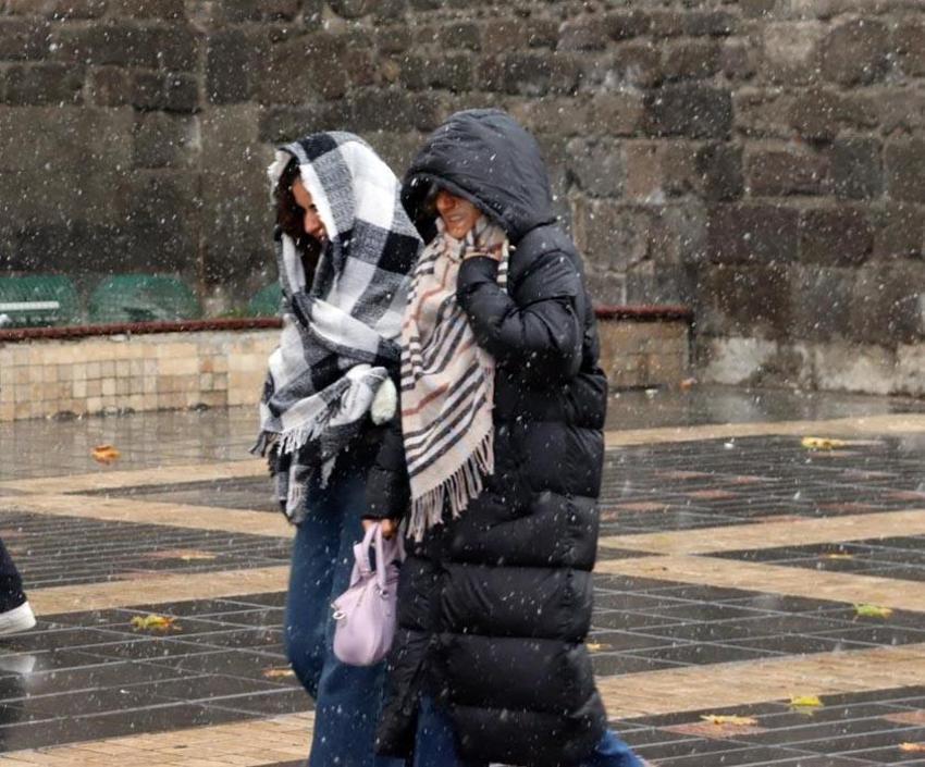 İstanbul'a kar geliyor: Meteoroloji hava durumu raporuyla uyardı, Prof. Dr. Orhan Şen 3 güne dikkat çekti