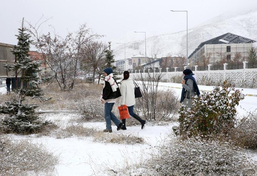 İstanbul'a kar geliyor: Meteoroloji hava durumu raporuyla uyardı, Prof. Dr. Orhan Şen 3 güne dikkat çekti