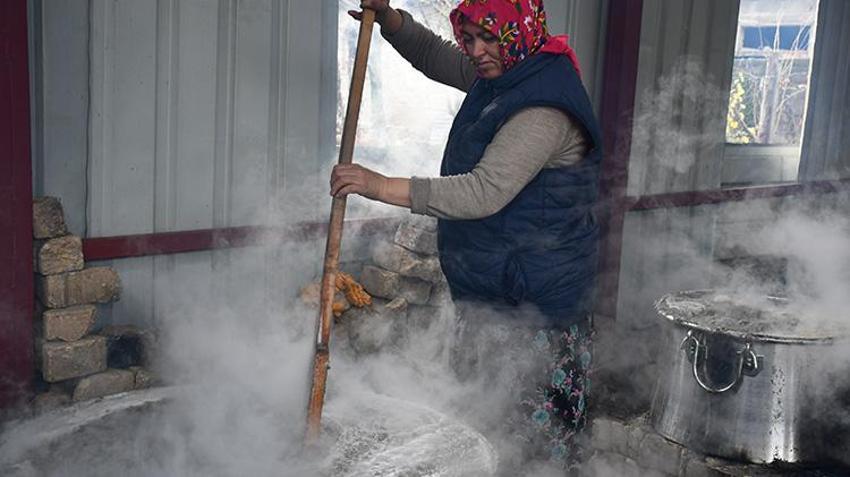 Bilecik'te kadınlar köyün kaderini değiştirdi! Kazan kaynatıp para kazanıyorlar
