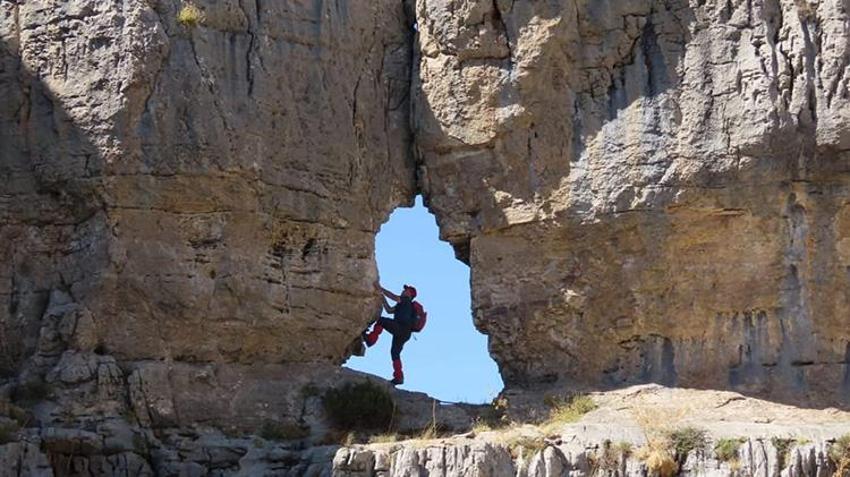 İsmiyle ürpertiyor, giden bir daha dönemiyor! Düşerseniz dönüşü yok! Dağcıların korkulu rüyası ilk kez görüntülendi