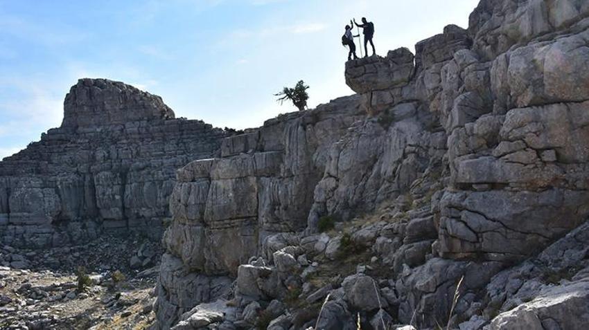 İsmiyle ürpertiyor, giden bir daha dönemiyor! Düşerseniz dönüşü yok! Dağcıların korkulu rüyası ilk kez görüntülendi
