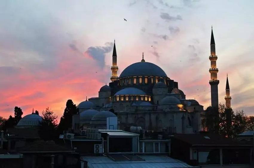 Nafile namazı nasıl ve ne zaman kılınır? Kaç rekattır, hangi sureler ve dualar okunur?