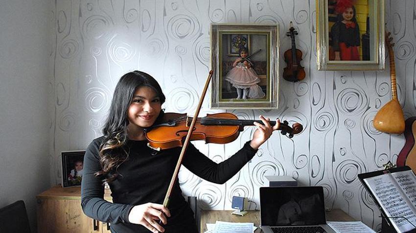 14 yaşındaki Ceren’den büyük başarı! Oyuncak kemanla başladı, dünyaya adını duyurdu