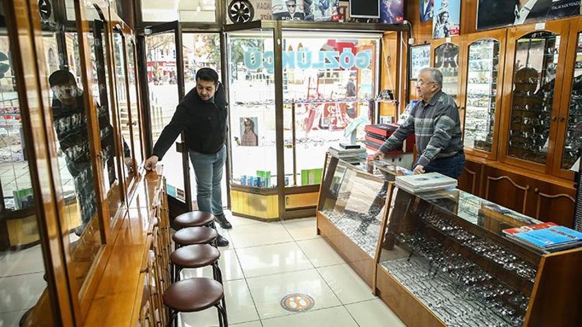 Kastamonu esnafından ezber bozan 'siftah' geleneği! 22 esnaf yarım asırdır aynı ritüeli sürdürüyor: Dükkan kapalıysa parayı kilide bırakıyorlar