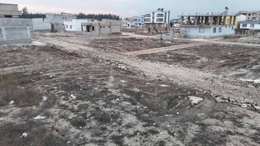 Seyhan'da yol çilesi: Gülbahçesi mahallesi sakinlerinden yetkililere acil çağrı