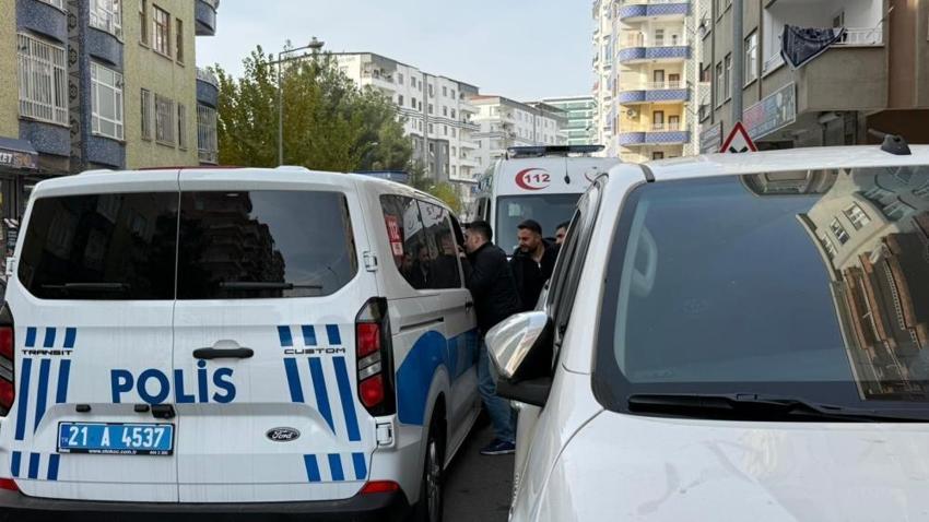 2 aylık bebeğini 4'üncü kattan aşağı bıraktı! Annenin siniri geçmedi: Diyarbakır'ı krize soktu