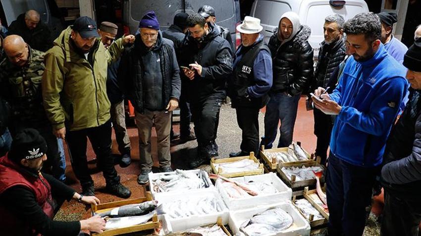 Marmara Bölgesi'ndeki balık mezatlarında en yoğun rekabet hamside yaşandı