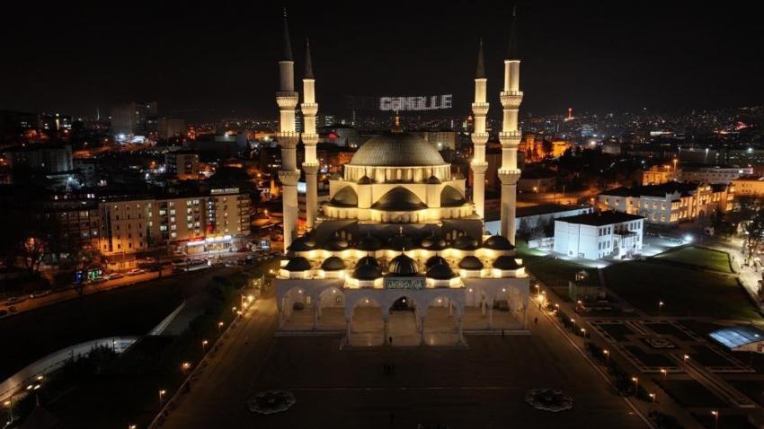 Regaip Namazı nasıl kılınır, hangi dualar okunur? Adım Adım 4 rekat, 12 rekat ve 20 rekat Regaip Kandili Namazı kılınışı ve duaları