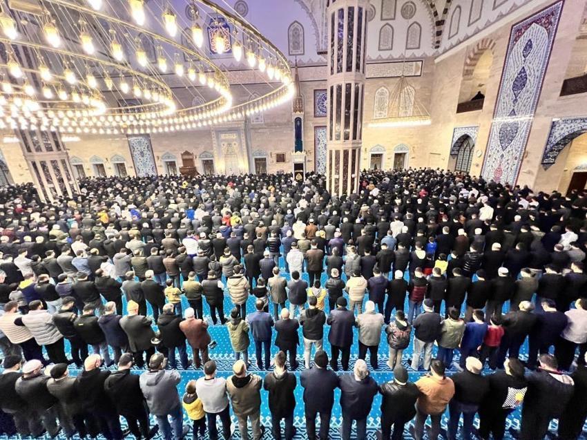 Regaip Namazı nasıl kılınır, hangi dualar okunur? Adım Adım 4 rekat, 12 rekat ve 20 rekat Regaip Kandili Namazı kılınışı ve duaları