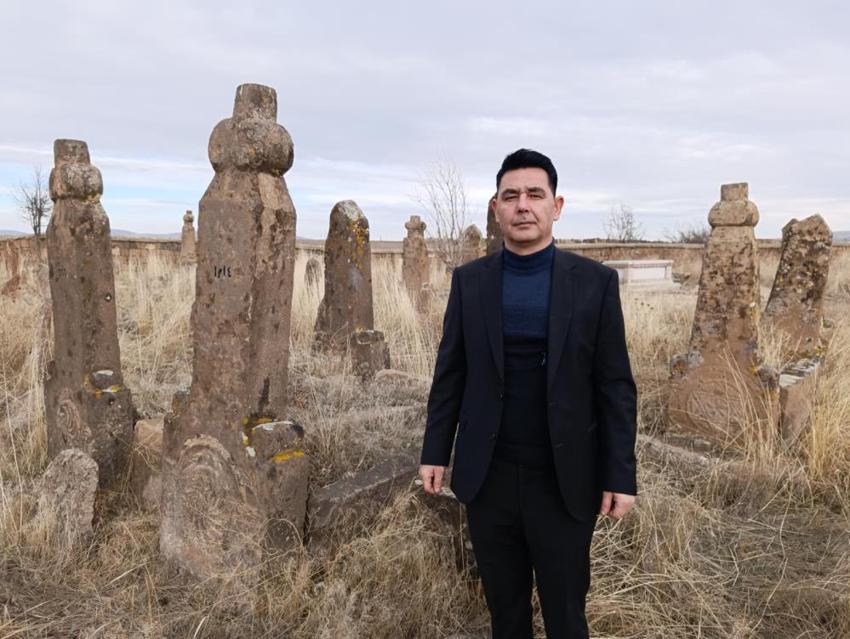 Fincan, ibrik ve hayat ağacı... Kayseri’de bin yıllık mezar taşlarının sır çözüldü! Semboller tek bir öne işaret ediyor