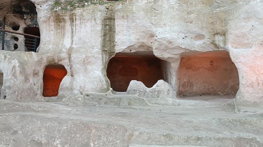 Batman tarihi Hasankeyf’teki 5 bin yıllık insan eliyle oluşturulmuş 10 mağara turizme açıldı
