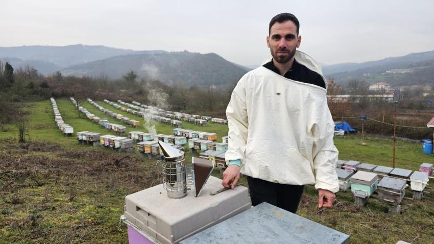 Dededen mesleğine 40 kovanla başladı, ürettiği dünyayı fethetti: Avrupa'da en iyisi seçildi! 'Yeraltında kömür yerüstünde o...'