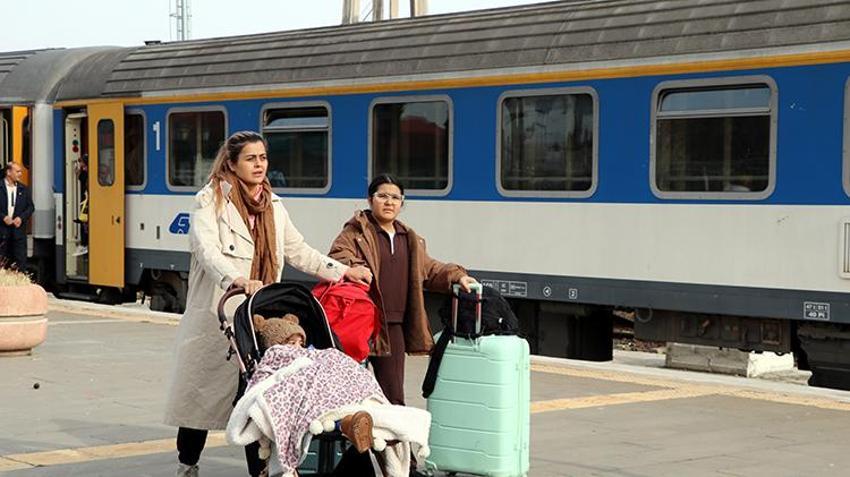 Van'a turist akını! Ekonomiye can suyu olacak, otellerde yer kalmadı