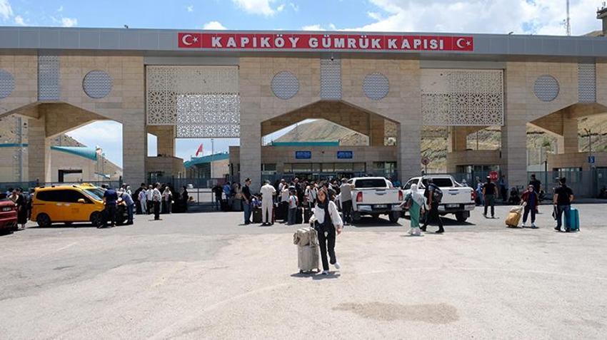 Van'a turist akını! Ekonomiye can suyu olacak, otellerde yer kalmadı