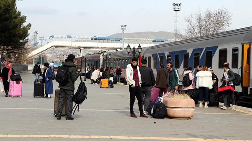 Van'a turist akını! Ekonomiye can suyu olacak, otellerde yer kalmadı