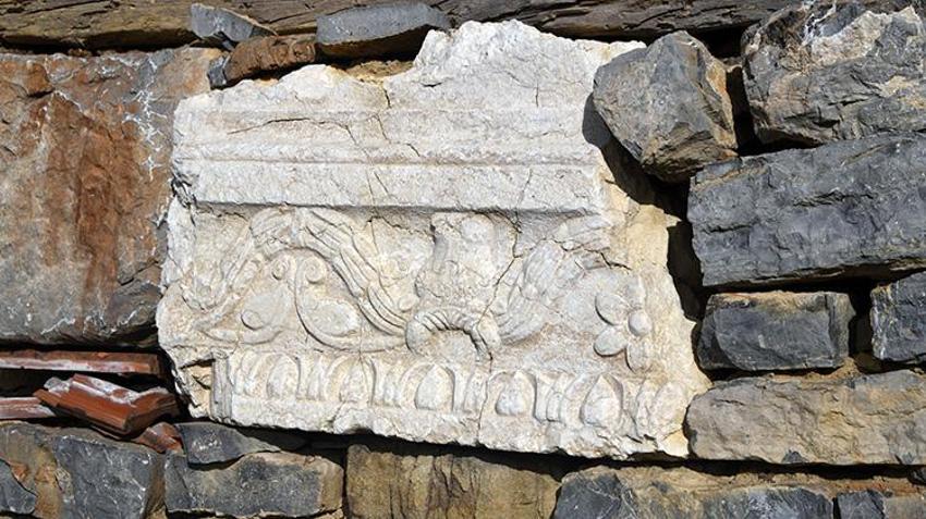 Kastamonu'da 1700 Yıllık Roma hazinesinin üzerinde yaşıyorlar! Evlerinden çıktı, köylüler duvarlarına taşıdı