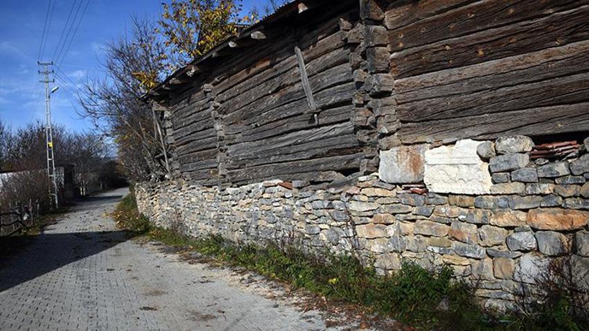 Kastamonu'da 1700 Yıllık Roma hazinesinin üzerinde yaşıyorlar! Evlerinden çıktı, köylüler duvarlarına taşıdı