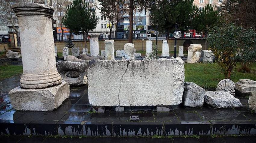 Kastamonu'da 1700 Yıllık Roma hazinesinin üzerinde yaşıyorlar! Evlerinden çıktı, köylüler duvarlarına taşıdı