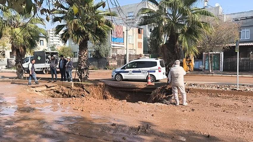 Sabah saatlerinde kabusu yaşadılar: 3 mahalle sular altında kaldı, yol çöktü