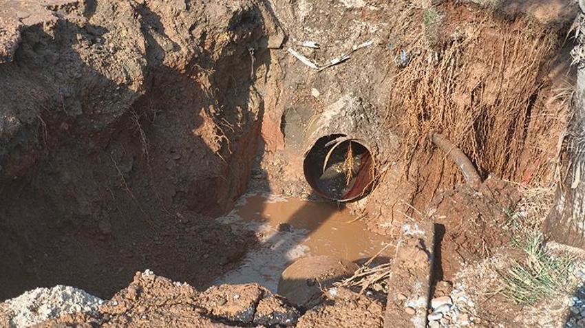 Sabah saatlerinde kabusu yaşadılar: 3 mahalle sular altında kaldı, yol çöktü