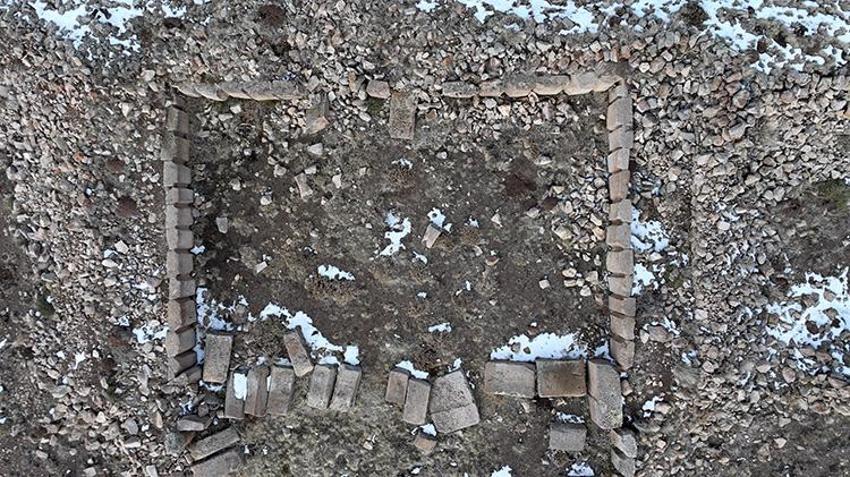 Niğde'de çoban tesadüfen bulunan antik kente, Atatürk’ün talimatıyla ilk kazma vurulmuştu! Niğde’nin zirvesindeki 2 bin 800 yıllık sır gizemini koruyor