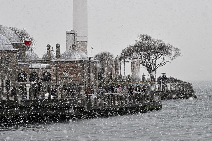 Yoğun kar yağışı ve yağmur kuvvetli geliyor! Meteoroloji'den hava durumu raporuyla 38 ili uyardı
