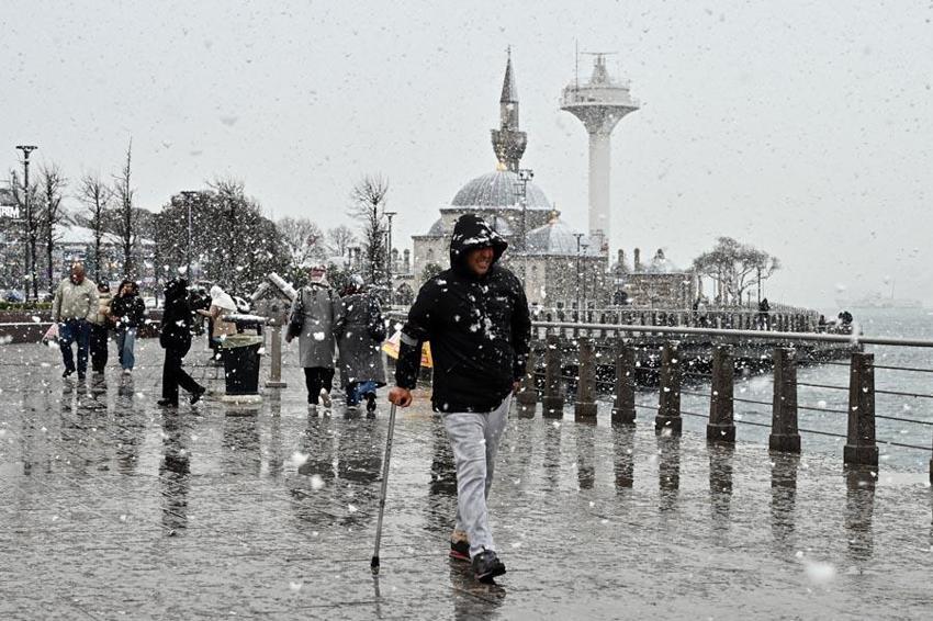 Yoğun kar yağışı ve yağmur kuvvetli geliyor! Meteoroloji'den hava durumu raporuyla 38 ili uyardı