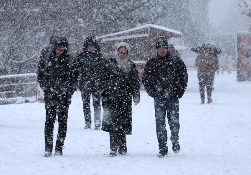 Yoğun kar yağışı ve yağmur kuvvetli geliyor! Meteoroloji'den hava durumu raporuyla 38 ili uyardı