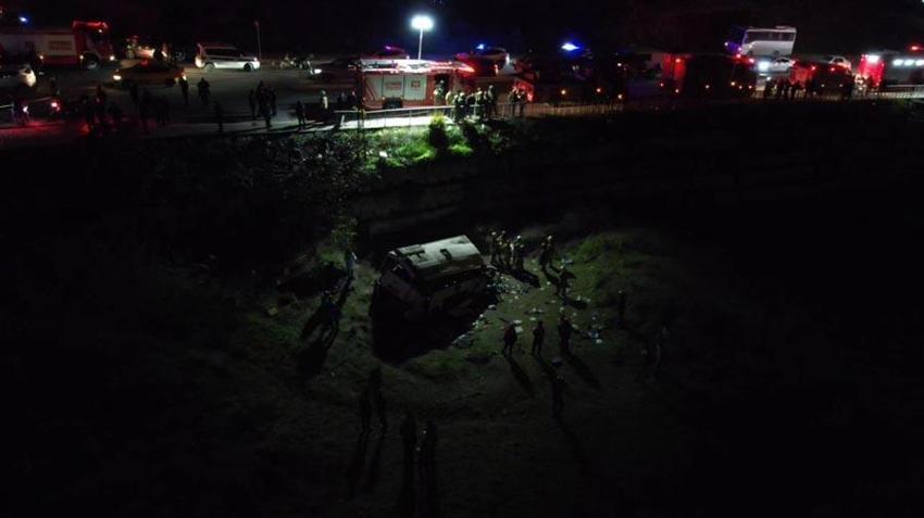 İstanbul Esenyurt'ta işçi servisi şarampole yuvarlandı; 4 ölü 3'ü ağır 7 yaralı