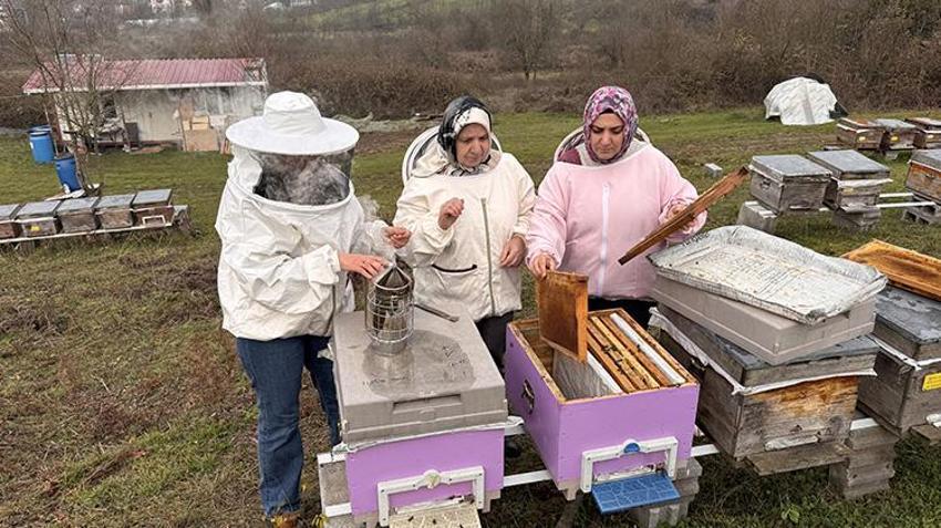 Önce anneye sonra da kızlarına 'yapamazsınız' dediler! 35 yıllık meslek aşkını kızlarına aşıladı