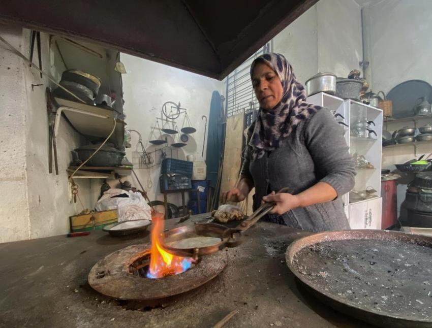 Bu işi yapan tek kadın Balıkesir'de! 50 yıldır mesleği icra ediyor