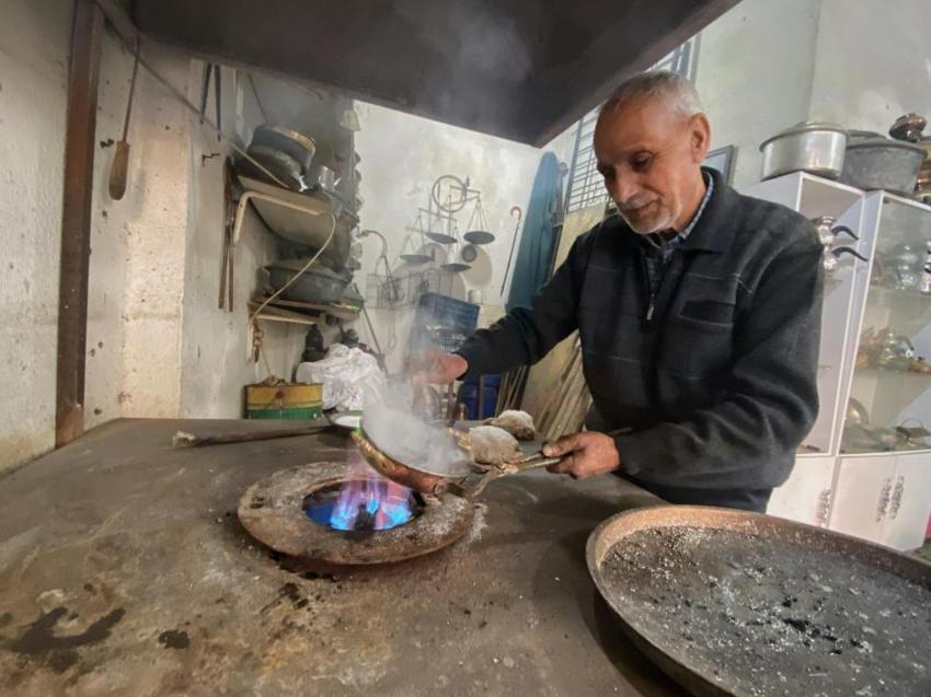 Bu işi yapan tek kadın Balıkesir'de! 50 yıldır mesleği icra ediyor