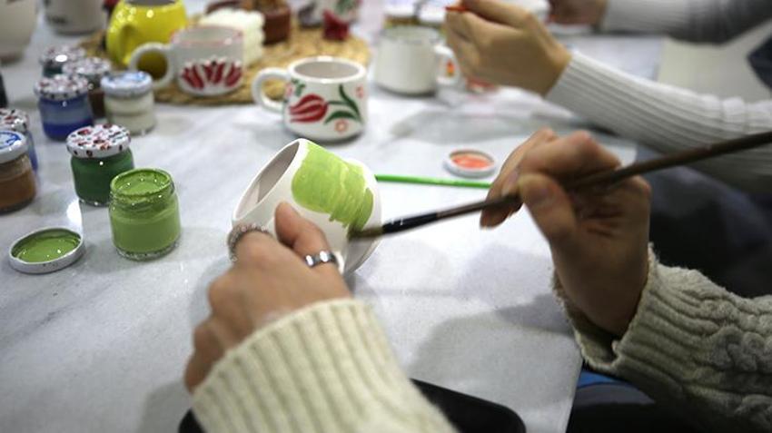 Muş'ta bir yılda iki defa kanseri yenen kadın açtığı atölye ile hayata tutunuyor