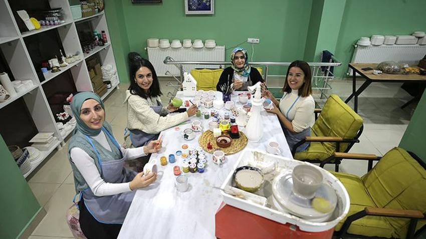 Muş'ta bir yılda iki defa kanseri yenen kadın açtığı atölye ile hayata tutunuyor