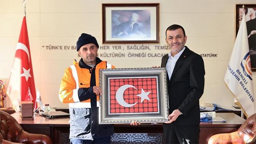 Denizli'de belediye personelinden alkışlanacak harekete! Sosyal medyada viral oldu