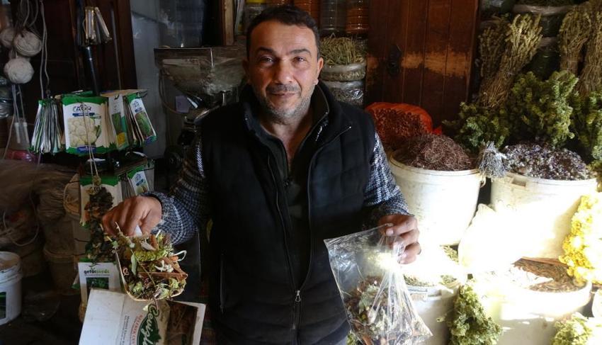 Gaziantepliler kapış kapış alıyor! 10 bitkinin karışımıyla yapılıyor: Öksürüğü bıçak gibi kesiyor