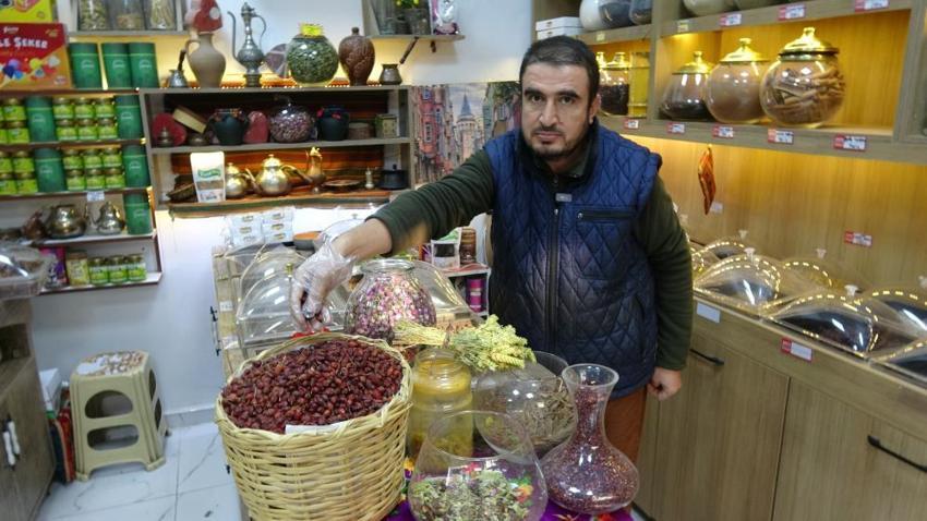 Gaziantepliler kapış kapış alıyor! 10 bitkinin karışımıyla yapılıyor: Öksürüğü bıçak gibi kesiyor