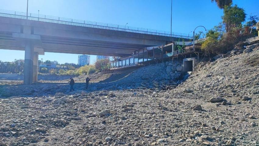 Adana'da sular çekilince gerçek ortaya çıktı! Görenleri isyan ettiren görüntü: Zehir akıyor